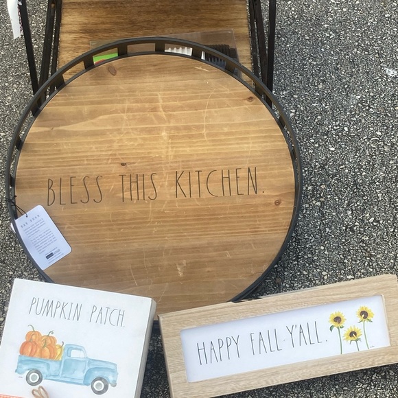 🔥 6 hour sale
🦄 Rare NEW Rae Dunn BLESS THIS KITCHEN Serving Tray VHTF - Picture 2 of 3